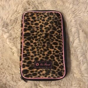 Too Faced Brush Bag leopard